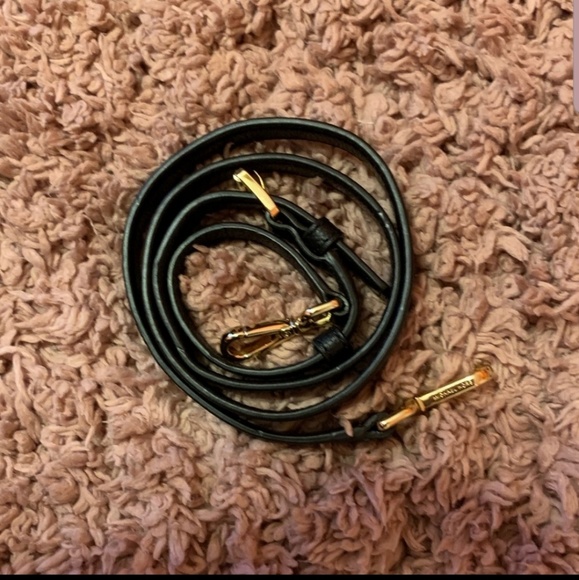 Mickel kors purse with strap - Picture 3 of 3